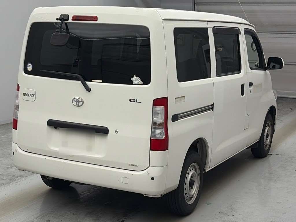 2021 Toyota TownAce Van GL auction photo 2