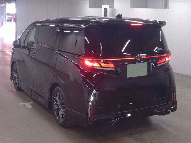2026 Toyota Vellfire Z Premier auction photo 2