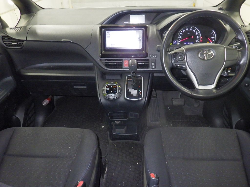 2014 Toyota Voxy V 7人 auction photo 3
