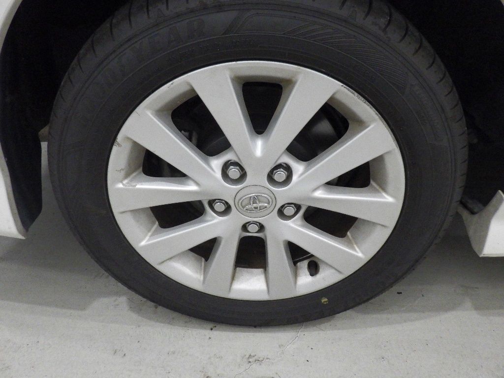 2016 Toyota Isis Platana V Selection Blanc auction photo 9