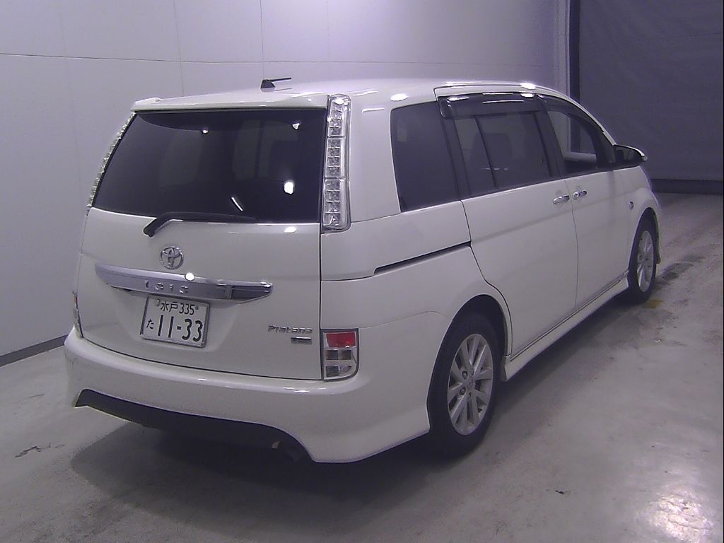 2016 Toyota Isis Platana V Selection Blanc auction photo 2