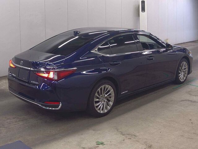 2022 Lexus ES ES300H VER-L auction photo 5