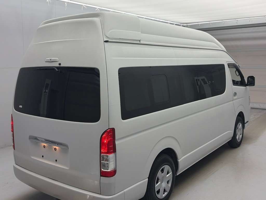 2021 Toyota Hiace 4WD auction photo 2
