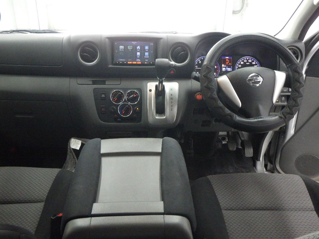 2016 Nissan NV350 Caravan Premium GX Emergency Brake Package, 1 ton, 5 passengers auction photo 3