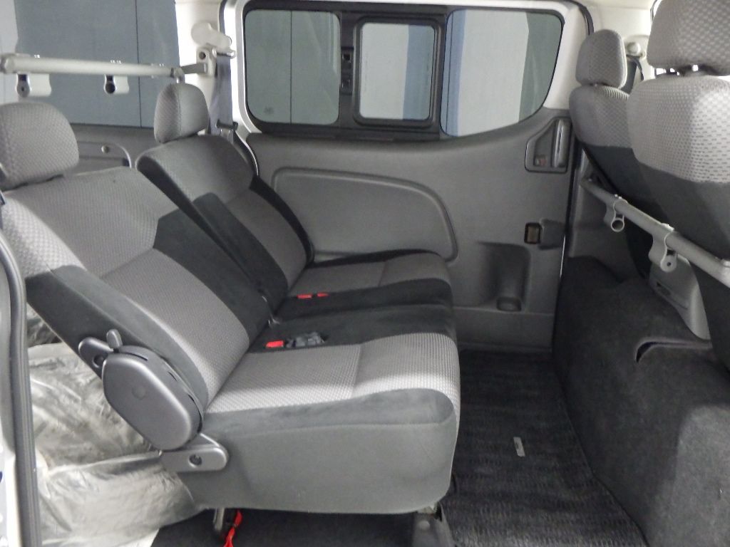 2016 Nissan NV350 Caravan Premium GX Emergency Brake Package, 1 ton, 5 passengers auction photo 7
