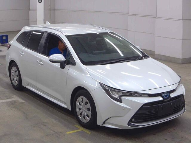 Japan Auction Vehicles 8 2023 Toyota Corolla Touring ハイブリッドG 4WD auction photo