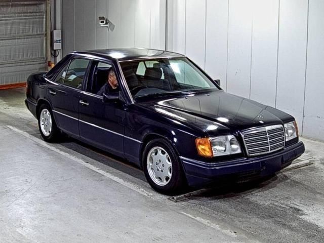 Japan Auction Vehicles 5 1993 Mercedes-Benz E-Class E220 auction photo