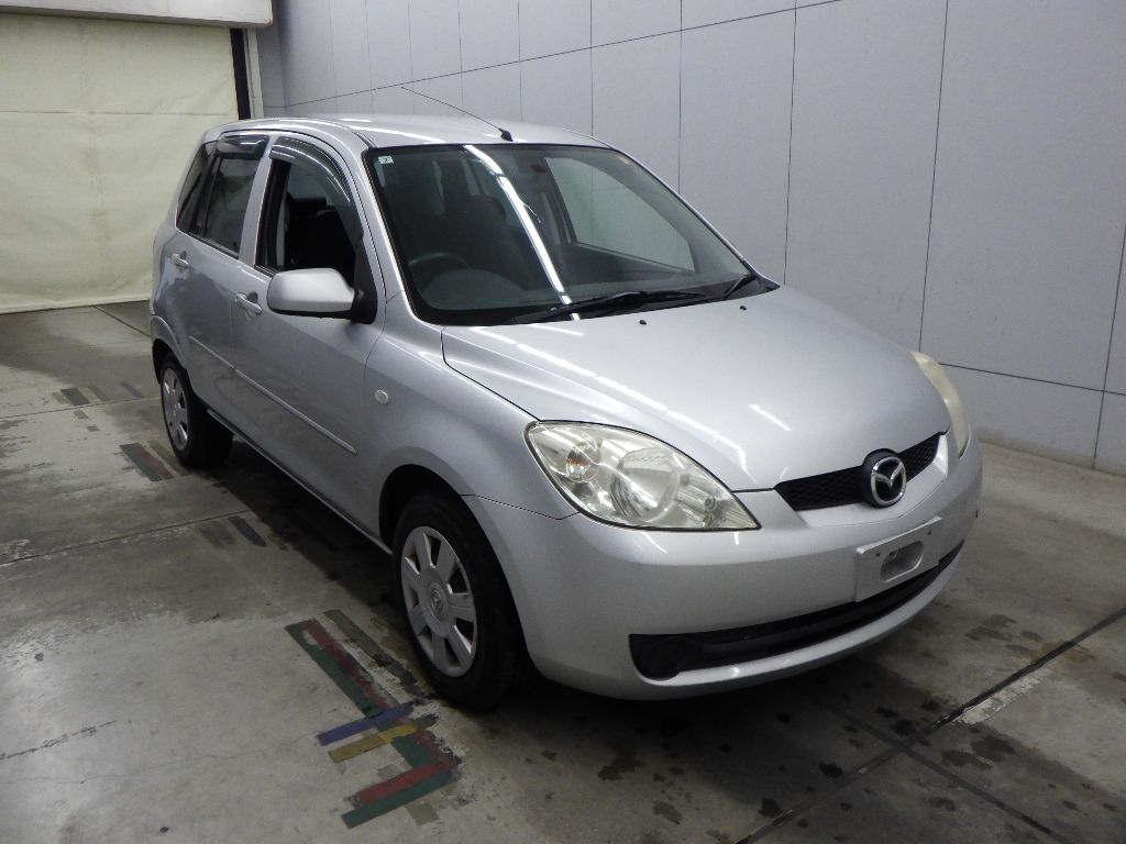 Japan Auction Vehicles 11 2005 Mazda Demio auction photo