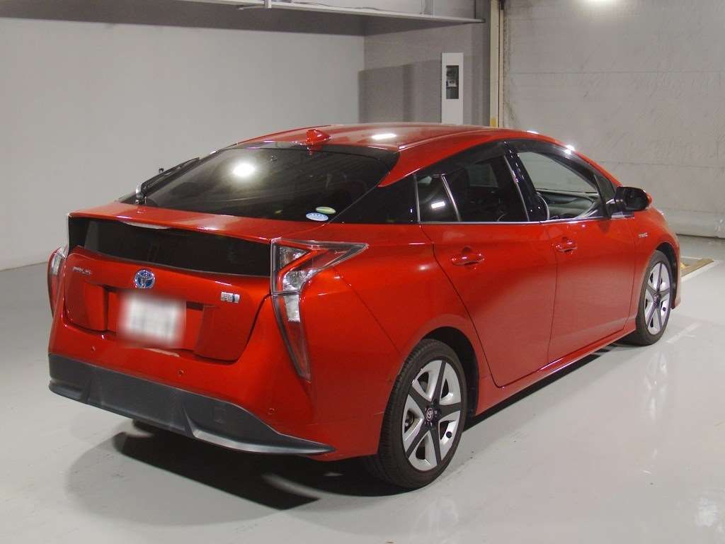 2016 Toyota Prius Aツーリングセレクション auction photo 2