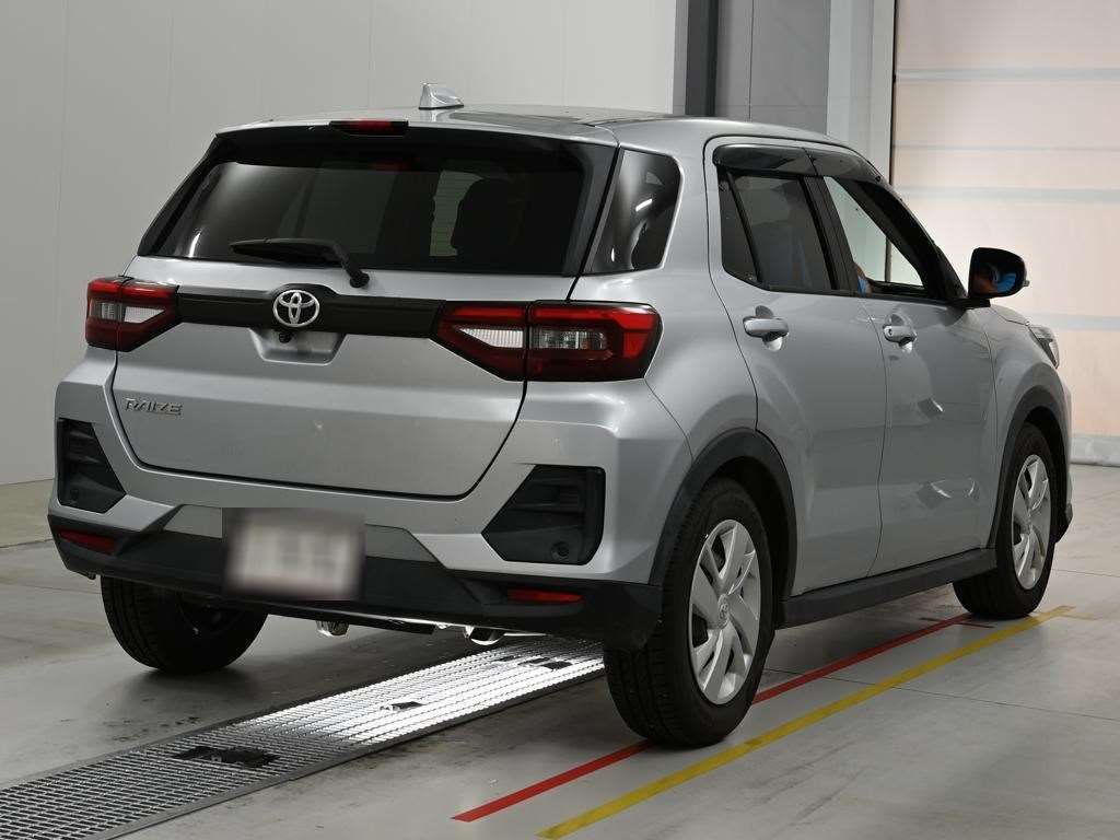 2021 Toyota Raize X S 4WD auction photo 2