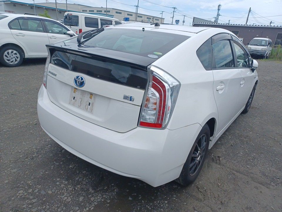 2014 Toyota Prius auction photo 2