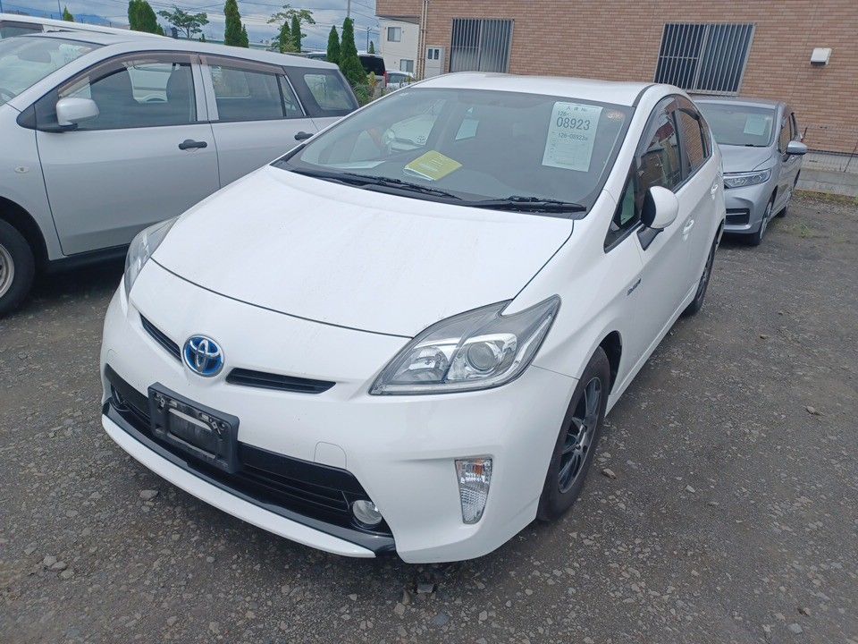 2014 Toyota Prius Japan auction vehicle