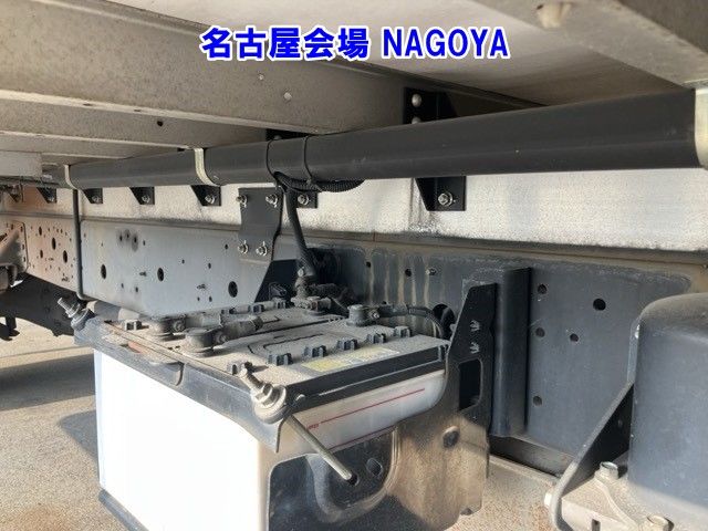 2015 Hino wing auction photo 16