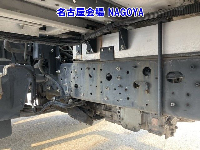 2015 Hino wing auction photo 11