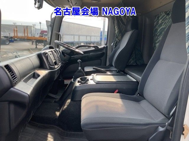2015 Hino wing auction photo 5