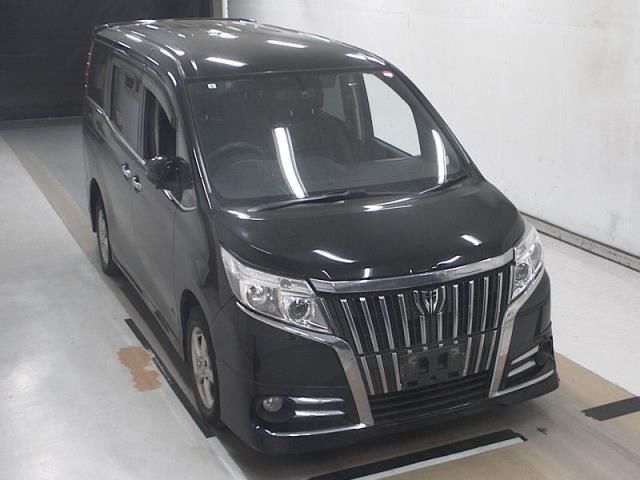 2015 Toyota Esquire Gi Japan auction vehicle
