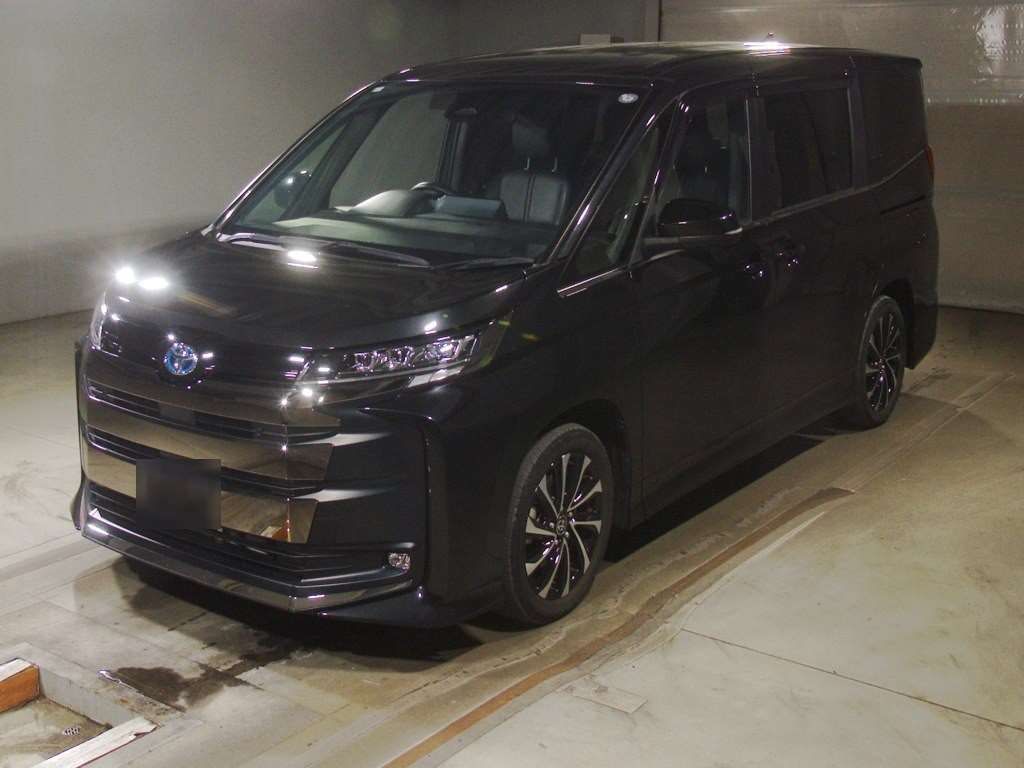 Japan Auction Vehicles 4 2023 Toyota Noah ハイブリッドS-Z auction photo