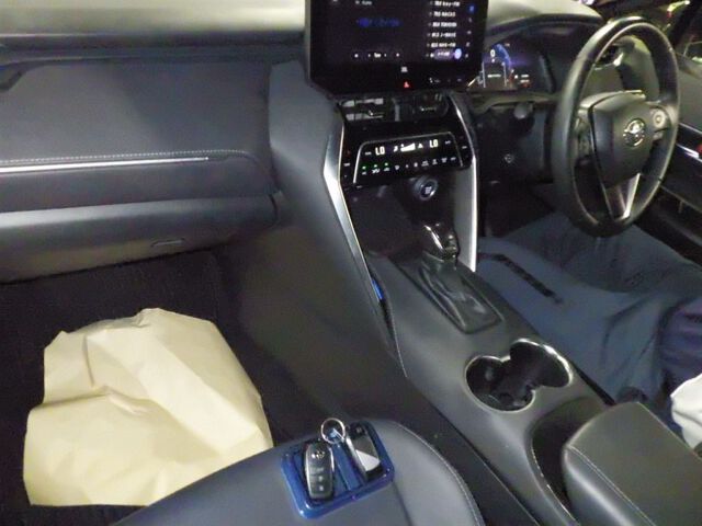 2024 Toyota Harrier Z auction photo 3
