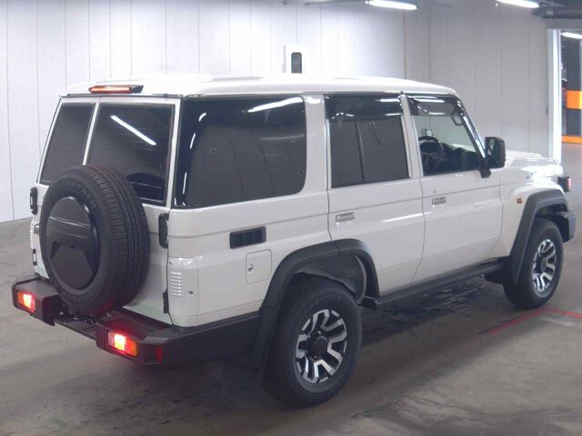 2025 Toyota Land Cruiser 70 AX 4WD auction photo 5