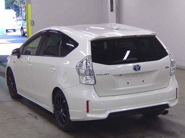 2013 Toyota Prius Alpha G auction photo 2