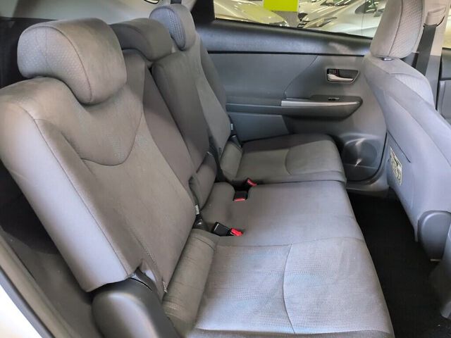 2013 Toyota Prius Alpha G auction photo 6
