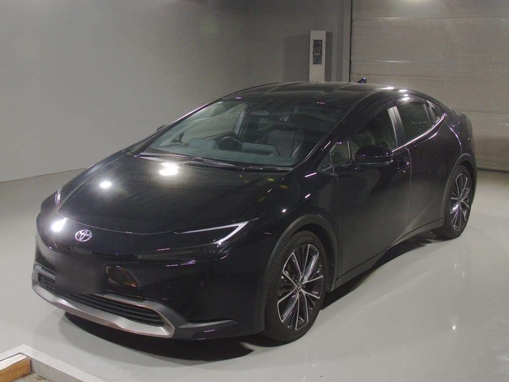 Japan Auction Vehicles 4 2023 Toyota Prius G auction photo