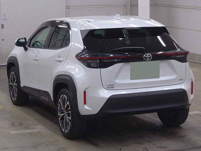 2022 Toyota Yaris Cross Z 4WD auction photo 2