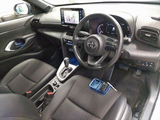 2022 Toyota Yaris Cross Z 4WD auction photo 3