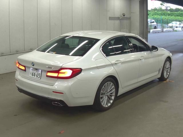 2021 BMW BMW 530 e Luxury ED Joy Plus auction photo 3