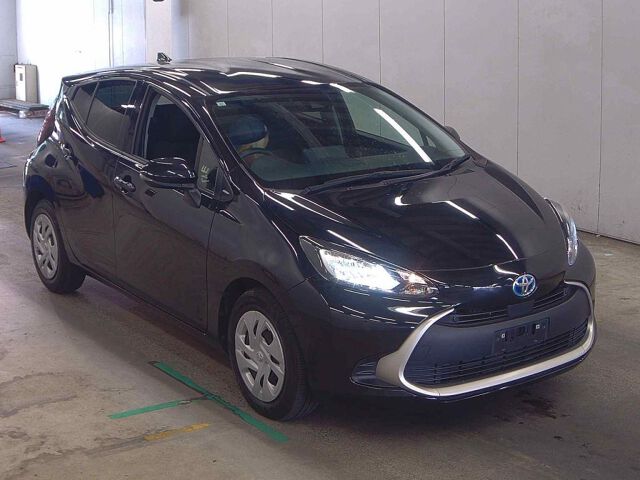 2024 Toyota Aqua G Japan auction vehicle