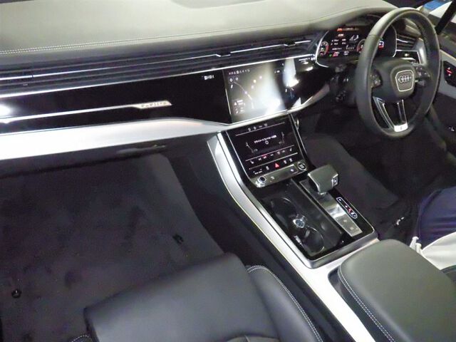 2024 Audi Q7 50TDIクワトロSライ 4WD auction photo 3