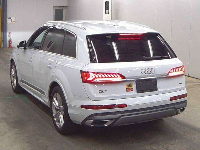 2024 Audi Q7 50TDIクワトロSライ 4WD auction photo 2