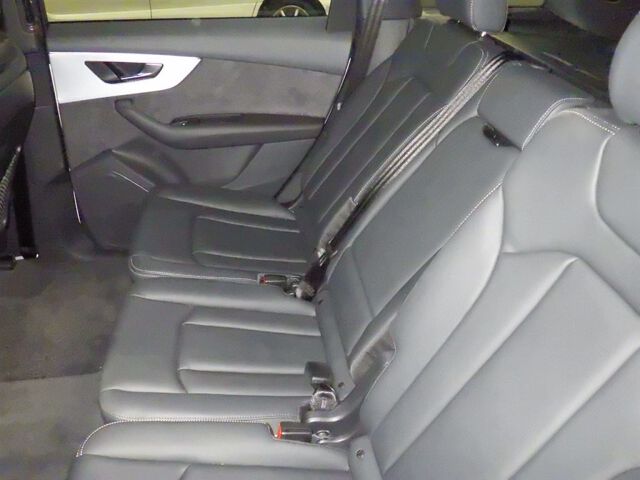 2024 Audi Q7 50TDIクワトロSライ 4WD auction photo 6