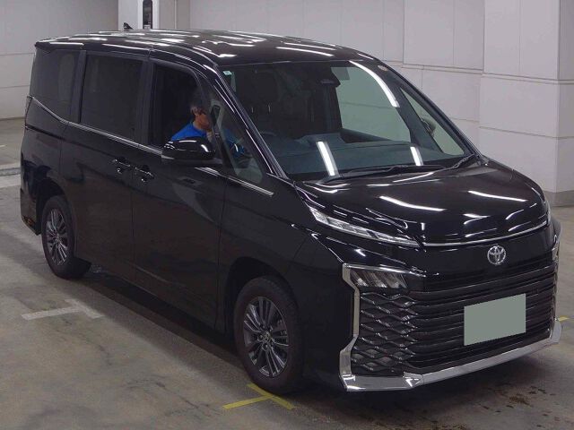 2025 Toyota Voxy S-Z 4WD Japan auction vehicle