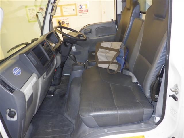 2013 Isuzu Elf dump auction photo 8