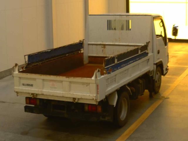 2013 Isuzu Elf dump auction photo 2