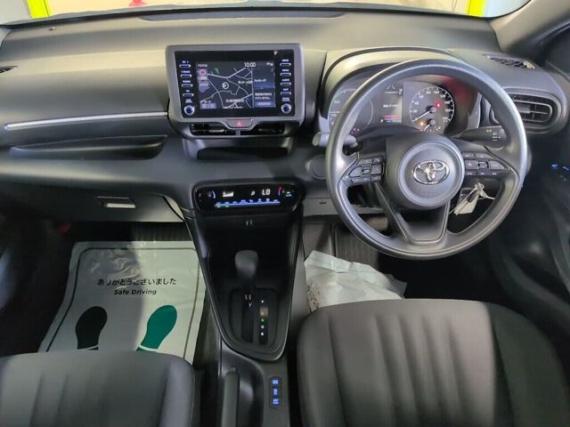 2020 Toyota Yaris Hybrid X auction photo 3