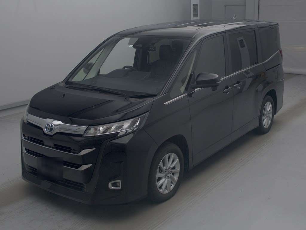Japan Auction Vehicles 4 2023 Toyota Noah ハイブリッドZ auction photo