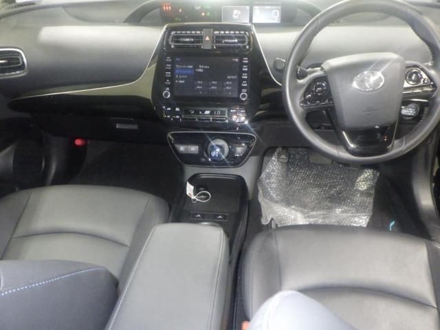 2022 Toyota Prius S Touring Selection auction photo 3