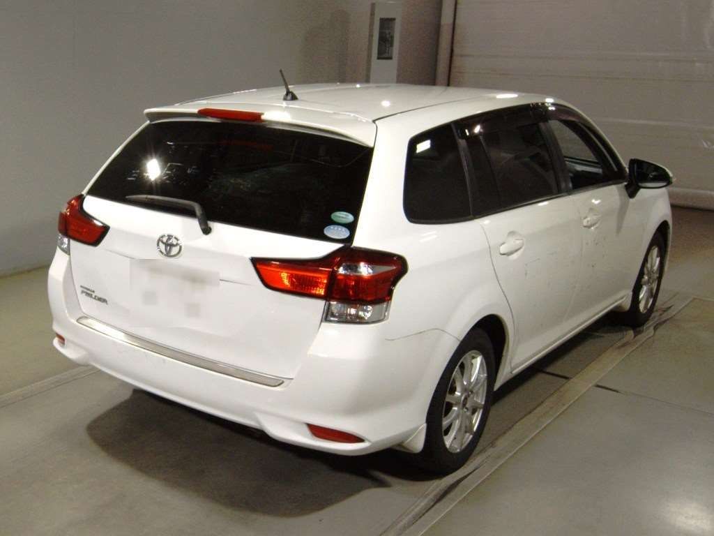 2019 Toyota Corolla Fielder 1.5X auction photo 2