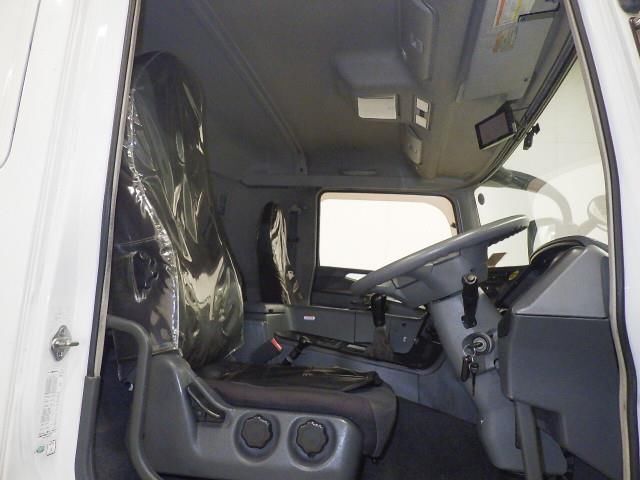 2013 Mitsubishi Fuso tractor auction photo 5