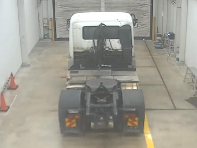 2013 Mitsubishi Fuso tractor auction photo 3