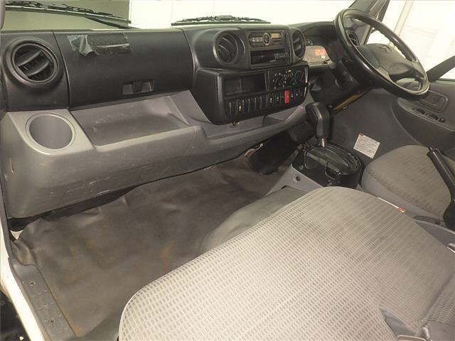 2017 Toyota Dyna ヒラボディ auction photo 4