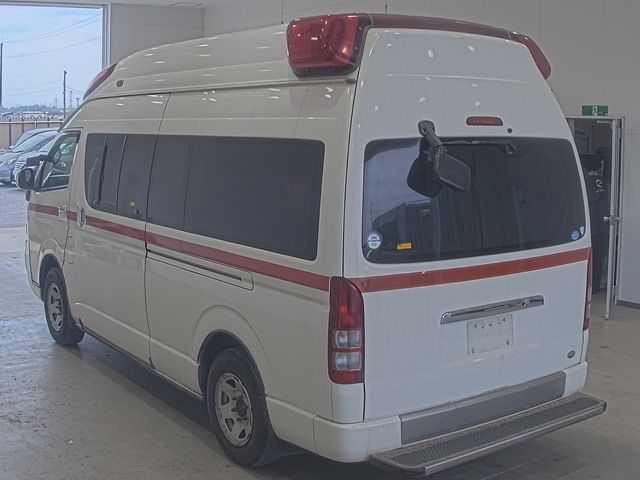 2009 Toyota Hiace 4WDキュウキュウシャ auction photo 2