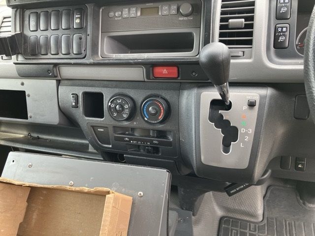 2009 Toyota Hiace 4WDキュウキュウシャ auction photo 5