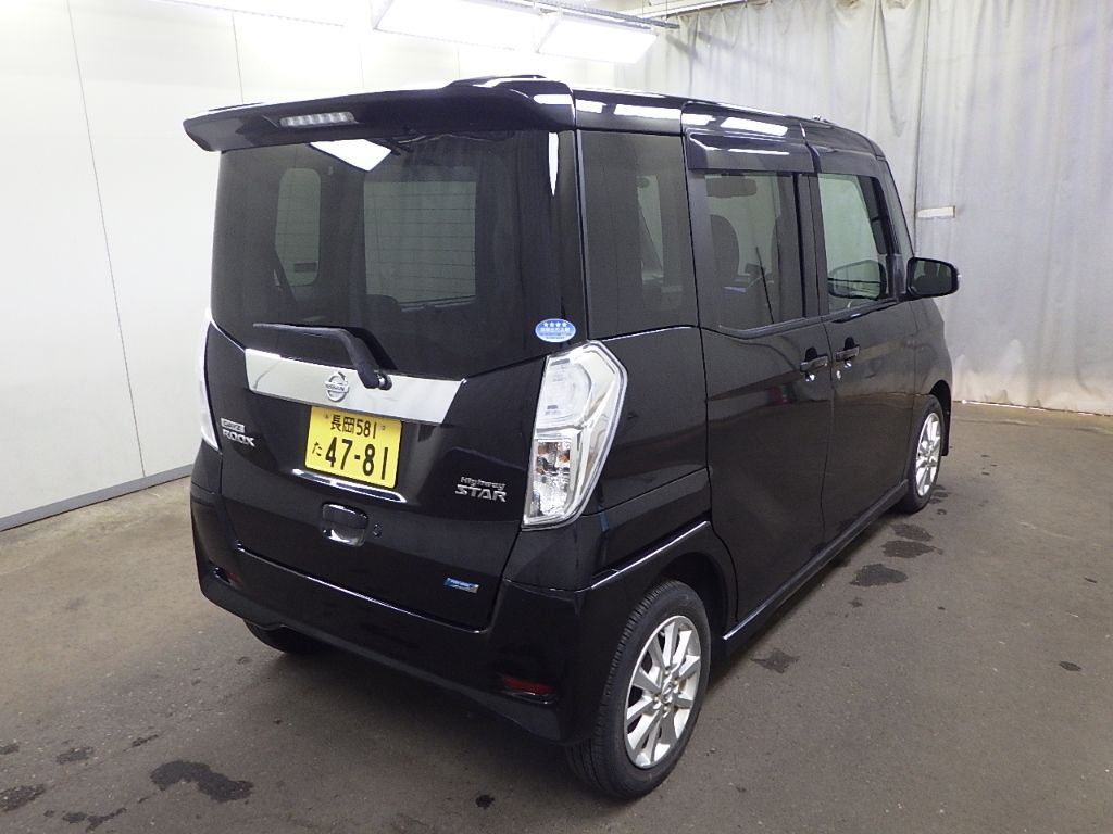 2014 Nissan Dayz Roox 4WD ハイウェイスターX auction photo 2