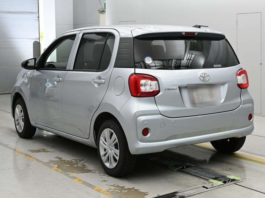 2023 Toyota Passo X auction photo 6