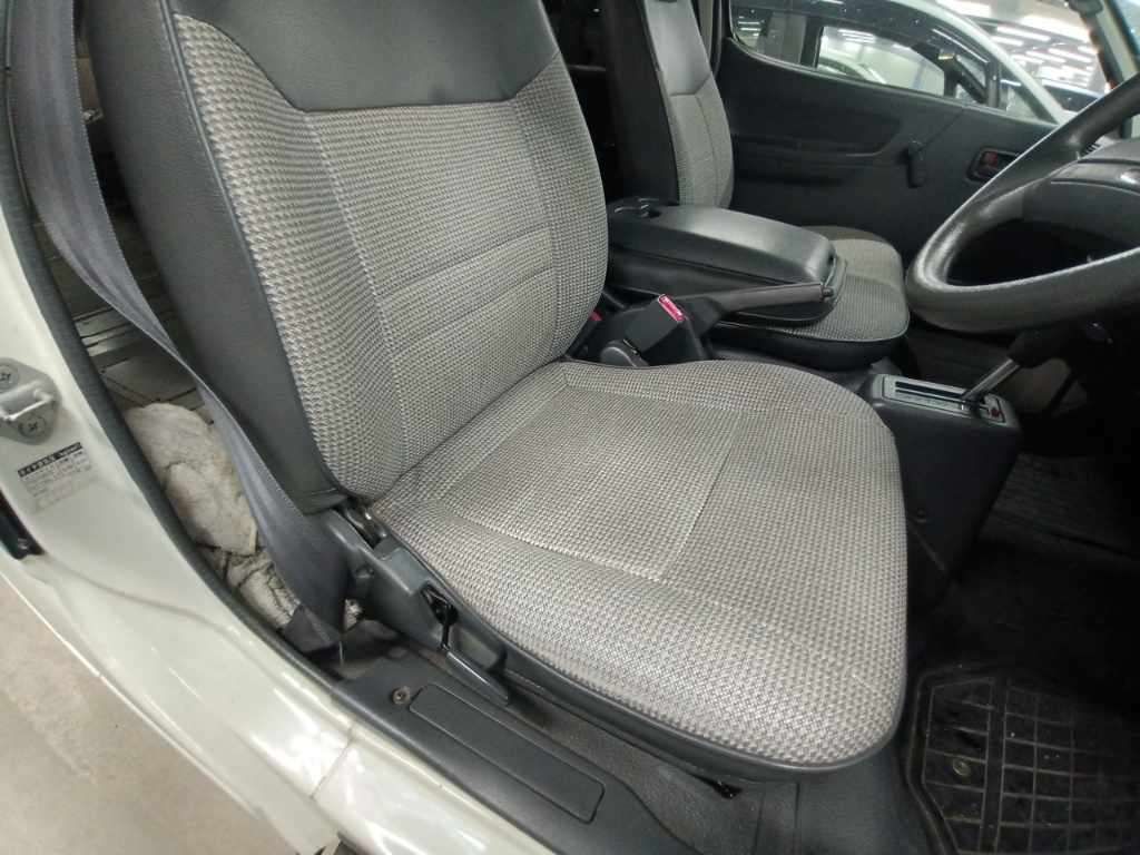 1996 Toyota Hiace DX 4WD auction photo 10
