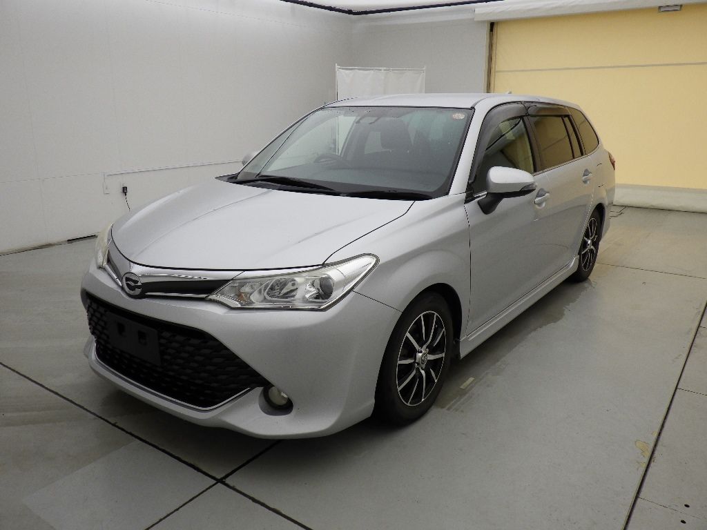 2016 Toyota Corolla Fielder 1.5G Aero Tourer auction photo 4