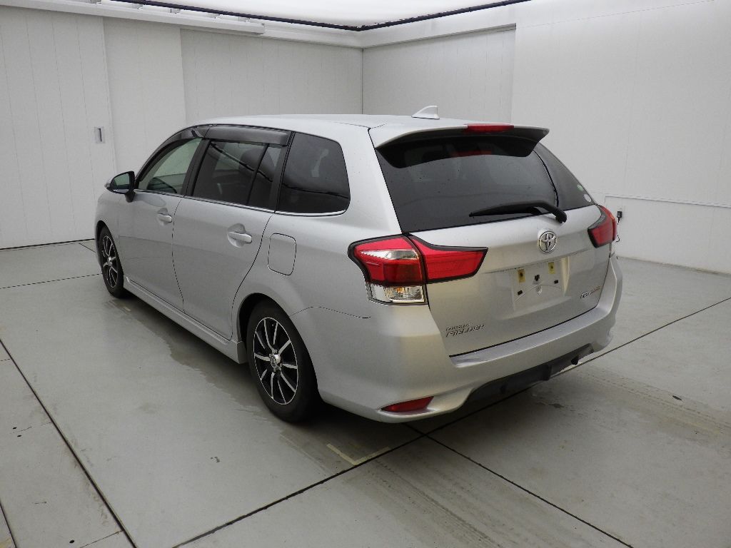 2016 Toyota Corolla Fielder 1.5G Aero Tourer auction photo 5